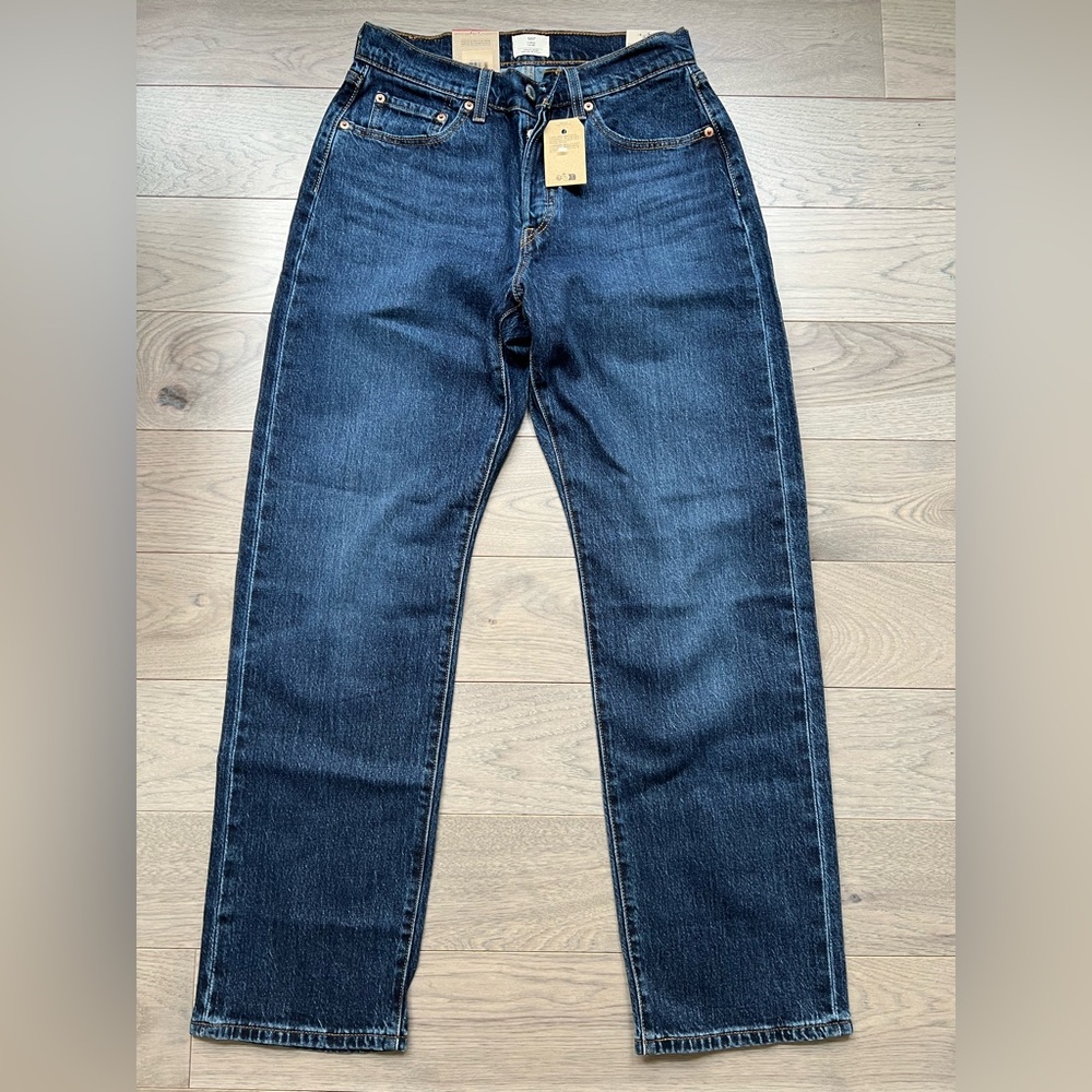 NWT Levi's 501 Curve in a dark indigo wash